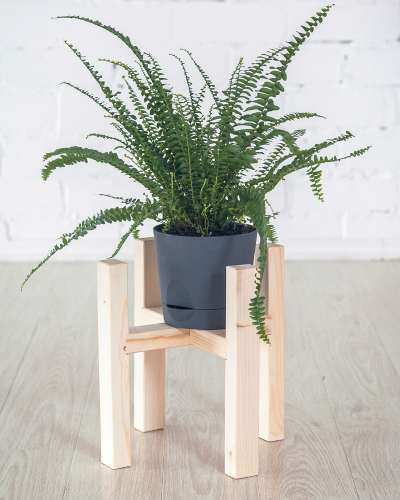 Подставка под цветы из массива сосны